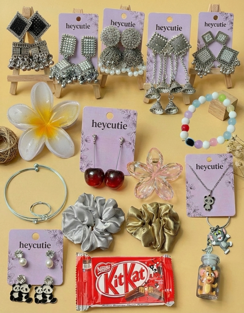 20-Piece Luxury Gift Hamper – “A Perfect Surprise for Her